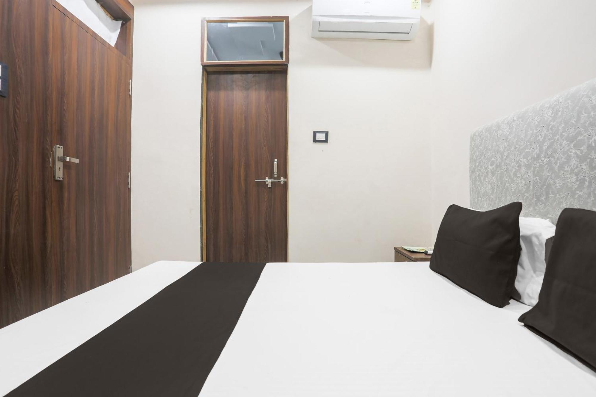Hotel O S Grand Prayagraj Ngoại thất bức ảnh