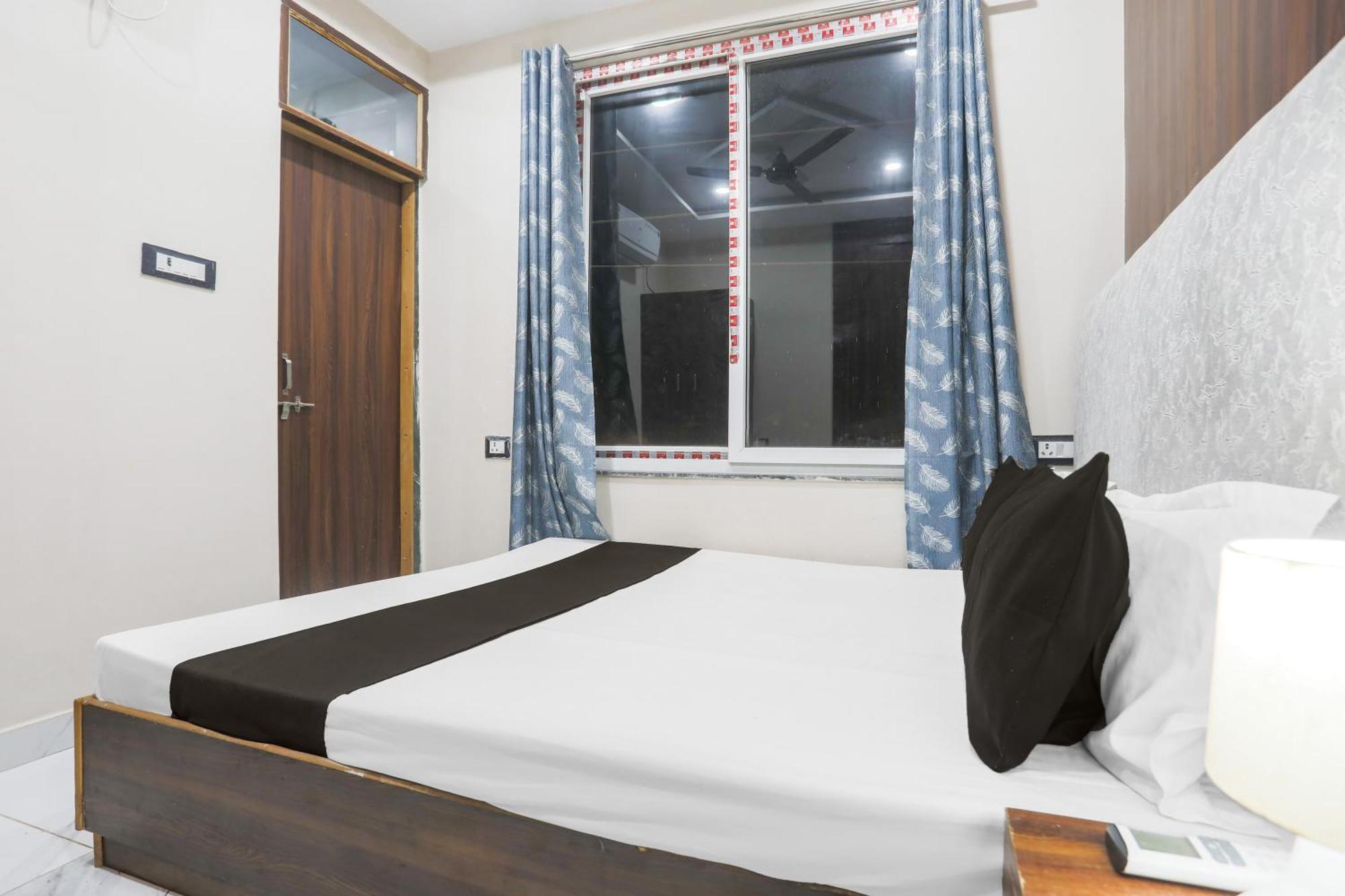 Hotel O S Grand Prayagraj Ngoại thất bức ảnh